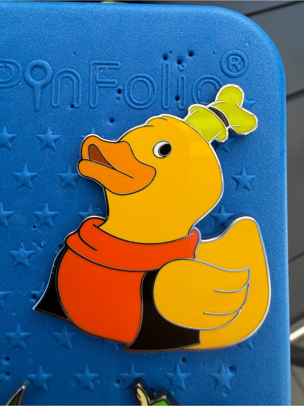 Disney Duck - Goofy pin
